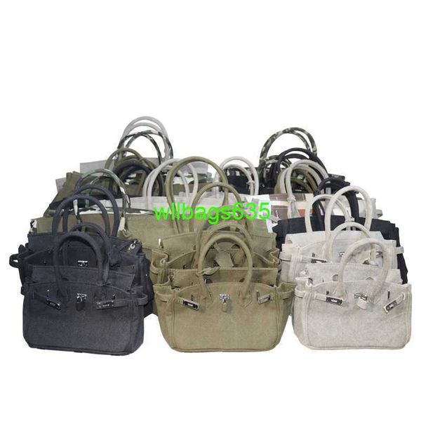 Bk Totes Tuste de luxe de luxe Sac à main 2024 Nouvelle tendance de mode Personnalité créative Art Armée verte Old Oblique Straddle four