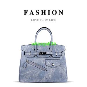 BK TOTES Trusted Luxury Doek Handtas Hong Kong It Bag 2024 Modieuze hoogwaardige grote capaciteit draagbare Denim Lock -knop Damestas hebben Logo HBQTI3