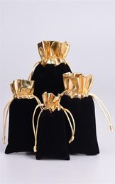 Black 7x9cm 9x12cm Velvet perle cordon sachets de bijoux de bijoux pochettes à cordon pour les faveurs de mariage 1018 Q22116112