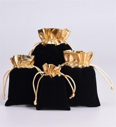 Black 7x9cm 9x12cm Velvet perle cordon sachets de bijoux de bijoux pochettes à cordon pour les faveurs de mariage perles 1018 Q22741068