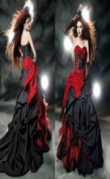 Vestidos de novia góticos negros y rojos 2019 Estilo de corte vintage Cariño con volantes Tafetán Hasta el suelo Gran lazo Corsé sexy nupcial Go6921536