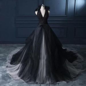 Robe de mariée gothique noir et blanc ivoire col en V gothique sans manches en dentelle appliques jupe en tulle robes de mariée volants robes de mariage