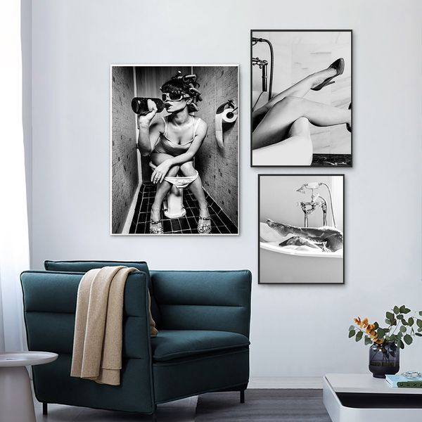 Black and White Sexy Woman Imprimés affiches Détente Citation Bar Wild Wild Toilet Smoking Girl Tolevas Painting Living Room Nordic Picture