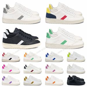 Baskets noires et blanches chaussure de créateur V-10 Plate-forme Baskets Chaussures Habillées Hommes Femmes V10 Baskets Classique Cool Gris Faible En Cuir Véritable Mocassins Urca Formateurs