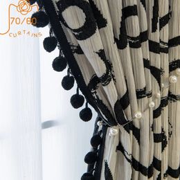 Zwart en wit verdikt Chenille Jacquard Light Blocking Pompon Curtains for Living Room Slaapkamer Frans raam Aangepaste pure gordijnen 240321