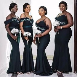 Zwart aso ebi mermaid bruidsmeisje jurken met spaghetti riemen appliques plus size maid of honor jurk vrouwen bruiloft feestvestidos