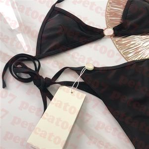 Trajes de baño negros Bikini para mujer Logotipo de metal Conjunto de traje de baño para mujer Traje de baño sexy con tiras Sujetador para mujer