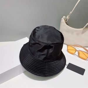Cappello a secchiello nero uomo moda cappelli designer donna marchio di lusso berretti da baseball vintage a triangolo rovesciato cappello da spiaggia all'aperto cappello estivo stile caldo