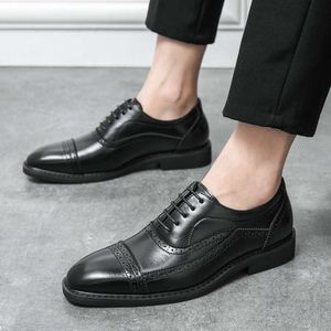 Zwart carving mode veterleer lederen heren zakelijke point-teen brogue jurk schoenen goederen kantoor oxfords size46