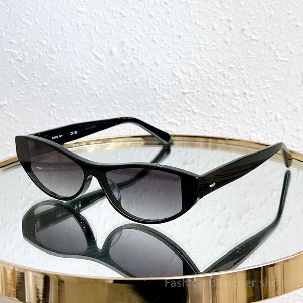 Gafas de sol en el ojo de gato negro 5415 para mujeres Gafas de sol de diseño de alta calidad de alta calidad Fashion Timeless Classic Style Eyewear Retro Unisex Conducir anti-UV400 con estuche
