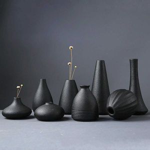 Petit vase en céramique noire Décoration de la maison Artisanat Ornement de table Simplicité Décoration de style japonais 210623