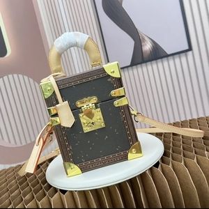 haut niveau VALISETTE TRESOR Sac boîte en cuir gaufré sac enveloppe porte-documents Cure-dents en peau de vache Sac de créateur sac de luxe 45673 Coffret Tresor M45673 22.5x14.5x11.5cm