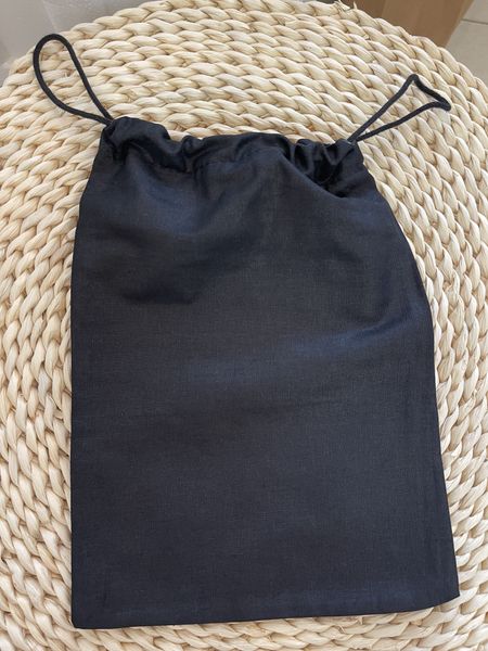 Sac à poussière en tissu noir, sac d'emballage de mode 24x18cm, sac à ficelle pour bijoux, accessoires, chaussettes, articles divers, étui de rangement imprimé blanc