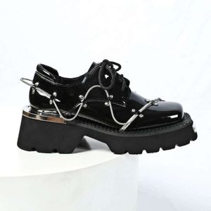 Zwart mode -platform voor echt lederen casual wandelschoenen metaal decoratie dikke hiel dames designer loafers