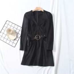 Zwarte faux lederen jurk voor dames buckskin sexy korte mouw bodycon Party PU vintage sjerpen V-hals vrouw 210428