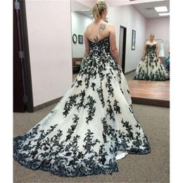 Negro para una línea A y vestido nuevo Gótico NUEVA CAJA WHITE CAJA STAPPLESS STAPPESS Vestidos de novia Vestidos Vestidos de bodas bohemios de tulla