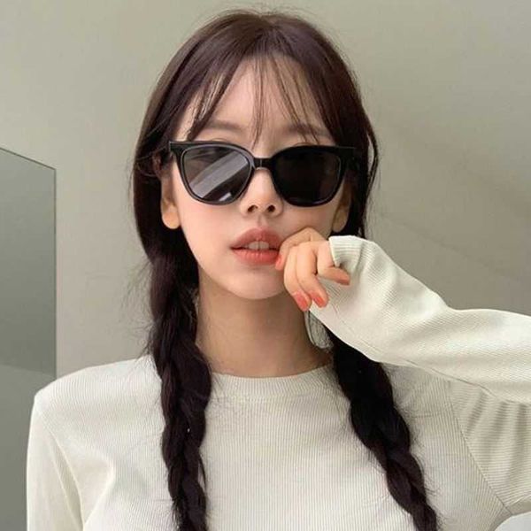 Negro para mujeres con gafas decorativas insertadas de alta gama de la versión coreana de la calle de moda gafas de sol
