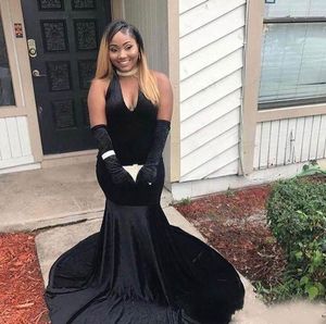 Zwarte meisjes plus size prom jurken halter sexy halslijn fluwelen zeemeermin avondjurken mouwloze lage rug Afrikaanse feestjurk goedkoop