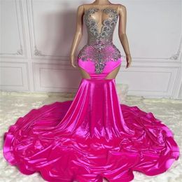 Robes de bal de filles noires avec strass perlé superbe col rond sirène robes de soirée rose vif balayage train coupe côté luxe robe de soirée formelle 2024 occasion spéciale