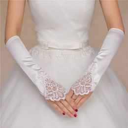 Guantes negros de la novia Boda retro Vestido de boda de satén gancho de encaje con lentejuelas de plato floral pequeños mangas