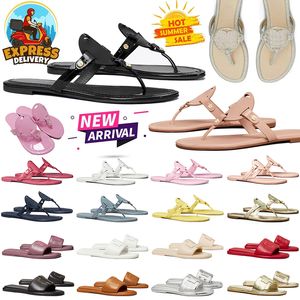 2024 Designer Slippers Dames beroemde modeg slippers slipper miller sandalen lederen metallic zilver roze zwart bruin dames trainers strandschoenen