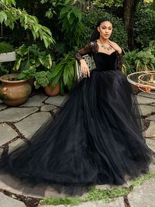 Black Gothic a Line Marid Robes Veet Manches longues Lace Vintage Boho Bridal Robes Sexy Open Back With Tulle Sweep Train Robe For Brides 403