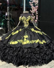 Black Gothic Charro Queen Quinceanera Robes à manches longues à broderie florale Vestidos de 15 Quinceaneras Sweet 16