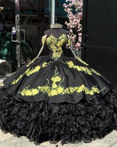Zwarte Gothic Charro Queen Quinceanera Jurken met Lange Mouwen Bloemenborduursels Ruches vestidos de 15 quinceaneras Sweet 16