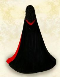 Zwarte fluwelen lange mantel met capuchon en cape voor bruiloft middeleeuws kostuum Wicca gotische tovenaar1089011