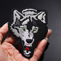 Zwarte hongerige wolf maat: 9,8 * 7,5 cm patches wasbaar borduurbadge diy kledingpatches accessoire