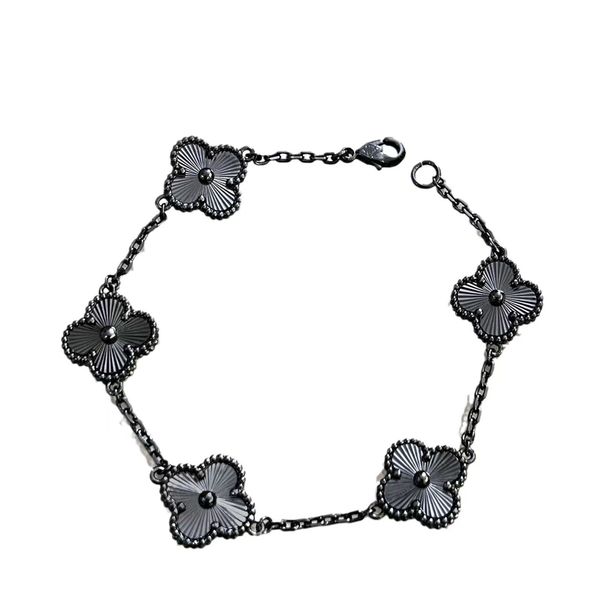 Fleur de voiture noire Fleur à quatre feuilles Bracelet Bracelet Bracelet pour femmes Pretty Bracelet Gift Designer Zhu Bao