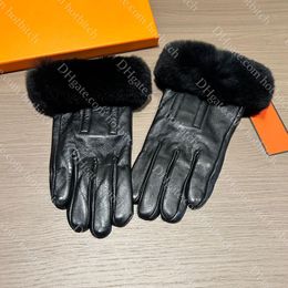 Guanti eleganti in pelle nera Designer Donna Guanti invernali caldi Fodera in morbido cashmere Guanti da ciclismo Regalo di Natale femminile con scatola