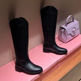 Zwart leren Kate Chateau 30 laarzen met ronde neus, panelen ontwerp, tonale stiksels, pull-on stijl en lage blokhak, luxe designer damesschoenen, fabrieksschoenen