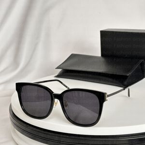 Lenses noires Wayfarer Designer Sunglasses Femme Femme Butterfly M48