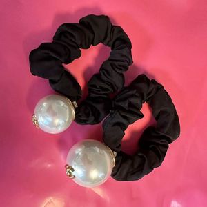 Décoration de boucle de cheveux de créateurs de marque de luxe noire avec grande perle classique de haute qualité