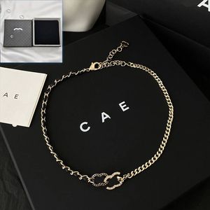 Zwarte luxe designer ketting klassiek merk dames sieraden lange ketting dagelijks uit fit romantische stijl liefde geschenk ketting doos verpakking boetiek dames ketting