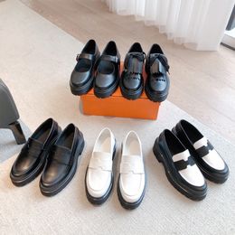 Chaussures de plate-forme de luxe noires - chaussures de créateurs pour style élégant