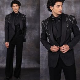 Trajes de lujo negros para hombres Fit Shawl Lapel Groom Wear 3 piezas Pantalones de chaqueta de esmoquin de boda de negocios con chaleco personalizado