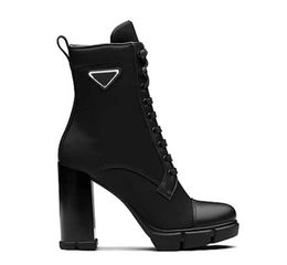 Botas Martens negras con logo triangular, botines de cuero y tela de nailon de diseñador, botas con cordones cepillados, tacón de bloque para mujer, suelas de plataforma, zapatos para caminar al aire libre en invierno