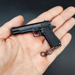 Black Metal Pistool Speelgoed 1911 Model Sleutelhanger 1:3 Draagbare Legering Pistool Vorm Mini Montage Guns Speelgoed Hanger Gift 1988