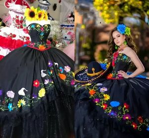 Robes De Quinceanera De Style Mexicain Noir Charro Fleurs Couches De Dentelle Brodées Tulle Satin Robes De Bal De L'épaule Douce 15 Robe De Soirée Filles Formelles BC15715