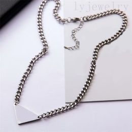 Zwarte kettingen ontwerpers mannen ketting hiphop letters cool titanium stalen driehoek hangers punk zwart eenvoudige tiktok klassieke heren sieraden liefde ketting ZB011 F4