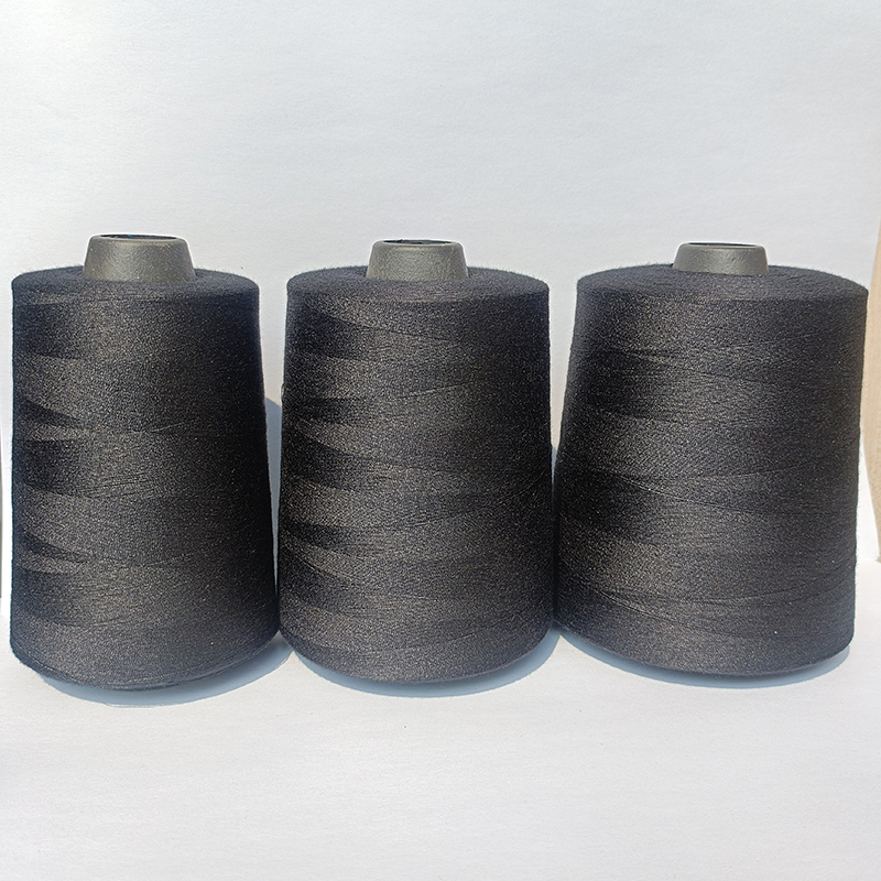 Linha de costura de roupas de poliéster preta com borda de bloqueio