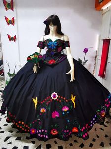 Princesse noire robes de Quinceanera broderie Charro hors épaule vestidos de 15 anos doux 16 anniversaire XV robes de bal