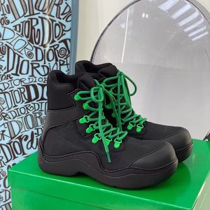 Black Puddle Bomber Tobillo Plataforma de senderismo Botas gruesas Paneles de lona de nailon Punta redondeada Cuñas con cordones Botines Diseñadores de lujo Zapatos para mujer Calzado de fábrica