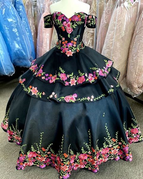 Robes De Quinceanera Noires Charro 3 Pièces Imprimé Floral Applique De L'épaule Bandage Robe De Bal Pas Cher Mini Robe De Bal De Bal Doux