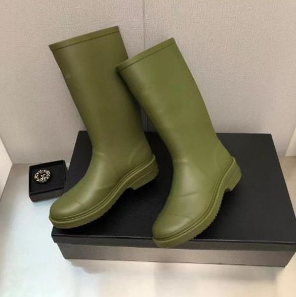 Bottes de pluie noires Rev Rubber Pvc Logo Rainboots Knight bottillons décontractés montre le dessus du pied est doux et mince chaussures d'eau marche mocassins chaussure