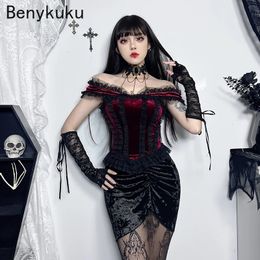 Black Red Gothic Rucched Lace Trim Velvet Crop Top Femmes HARAJUKU VINTAGE ASYMETRIQUE HEM T-SHIRT E-GIRL PUNK GRUNGE TUBE TOP 240517