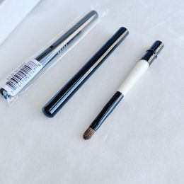 Pincel de maquillaje de labios retráctil negro portátil de viaje Brislte lápiz labial aplicador de brillo cosmético herramienta de pincel de mezcla