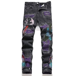 Zwart gescheurd geborduurde heren jeans punkstijl losse stretch denim broek gaten van verontruste midden-taist streetwear